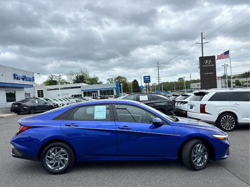 Intense Blue 2024 Hyundai ELANTRA SEL