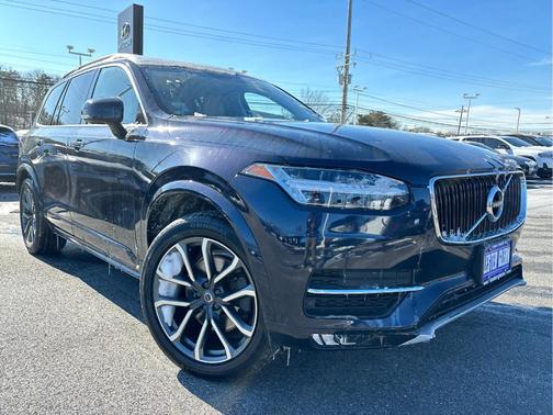 2019 Volvo XC90 T6 Momentum