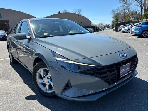 2021 Hyundai ELANTRA SE