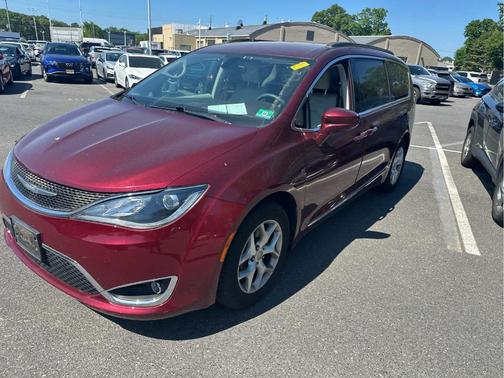 Velvet Red Pearlcoat 2017 Chrysler Pacifica Touring-L