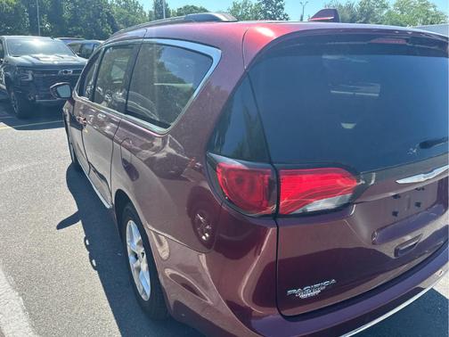 Velvet Red Pearlcoat 2017 Chrysler Pacifica Touring-L