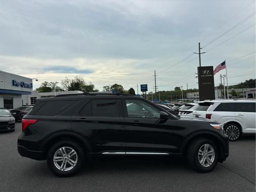 Agate Black 2023 Ford Explorer XLT