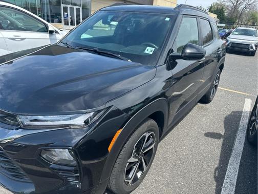 Mosaic Black Metallic 2023 Chevrolet Trailblazer RS