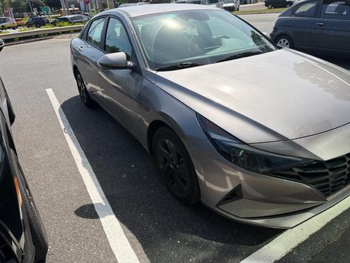 Metal 2023 Hyundai ELANTRA SEL