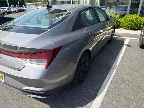 Metal 2023 Hyundai ELANTRA SEL
