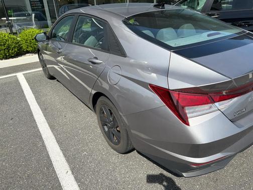 Metal 2023 Hyundai ELANTRA SEL