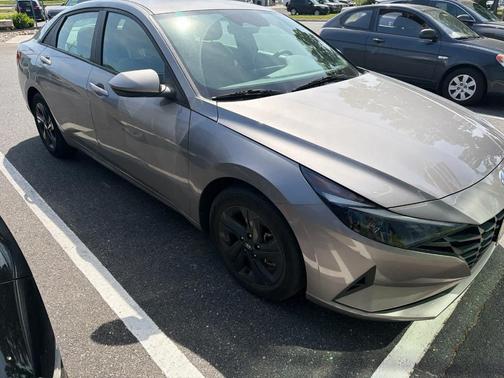 Metal 2023 Hyundai ELANTRA SEL