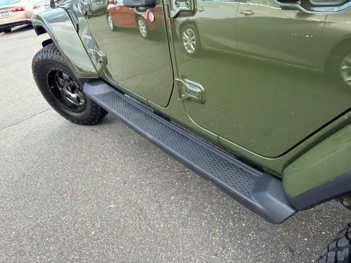 Sarge Green Clearcoat 2021 Jeep Wrangler Unlimited Sahara