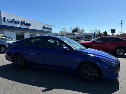 2022 Hyundai ELANTRA SEL