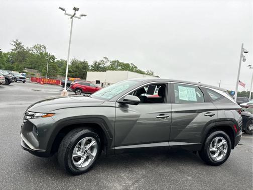 2022 Hyundai TUCSON SE