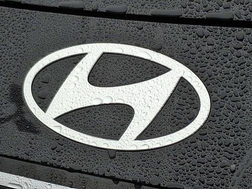 2025 Hyundai ELANTRA HEV SEL