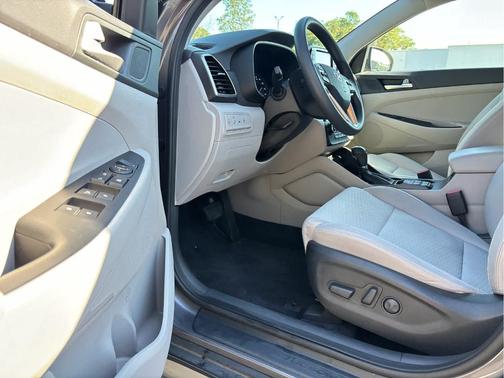 2021 Hyundai TUCSON SEL