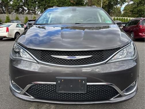 2018 Chrysler Pacifica Touring-L