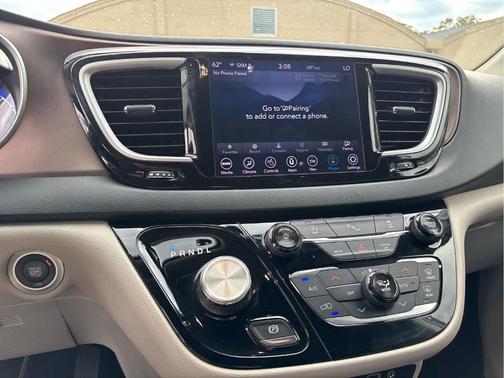 2018 Chrysler Pacifica Touring-L