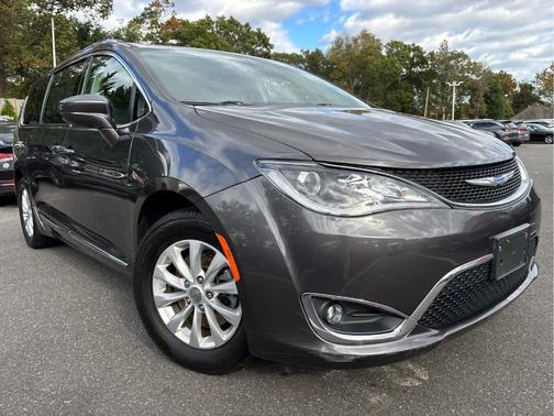 2018 Chrysler Pacifica Touring-L
