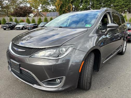 2018 Chrysler Pacifica Touring-L