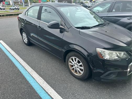 Mosaic Black Metallic 2017 Chevrolet Sonic LT
