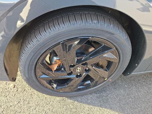 2026 Hyundai ELANTRA SEL