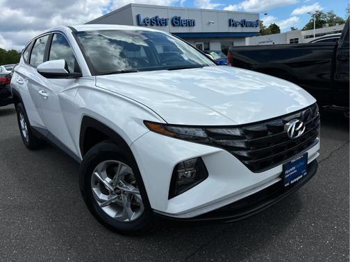 White 2023 Hyundai TUCSON SE