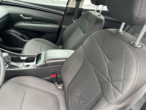 2023 Hyundai TUCSON SE
