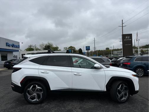 White 2024 Hyundai TUCSON Limited