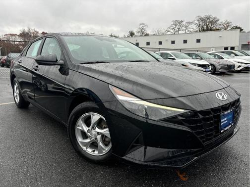 2023 Hyundai ELANTRA SE