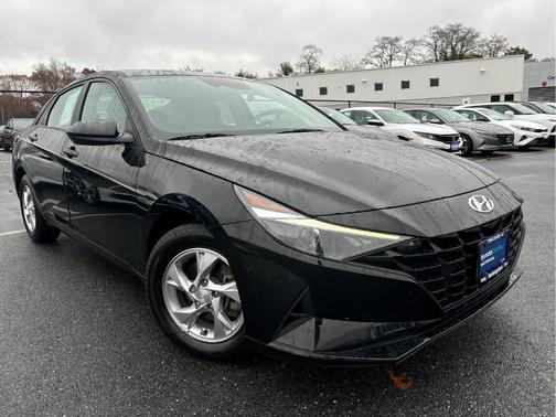 2023 Hyundai ELANTRA SE