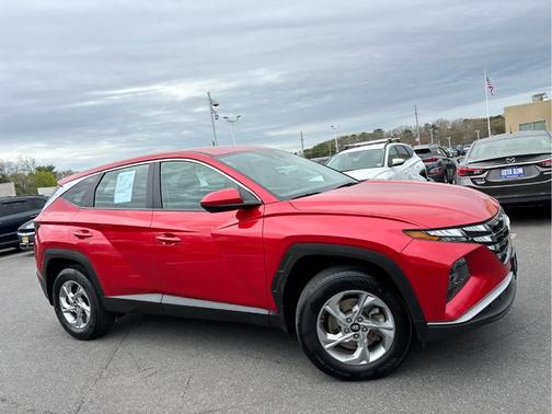 2023 Hyundai TUCSON SE