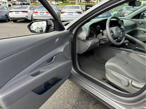 Metal 2024 Hyundai ELANTRA SEL