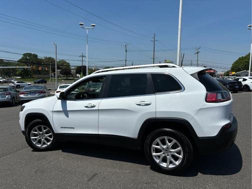 Bright White Clearcoat 2019 Jeep Cherokee Latitude Plus