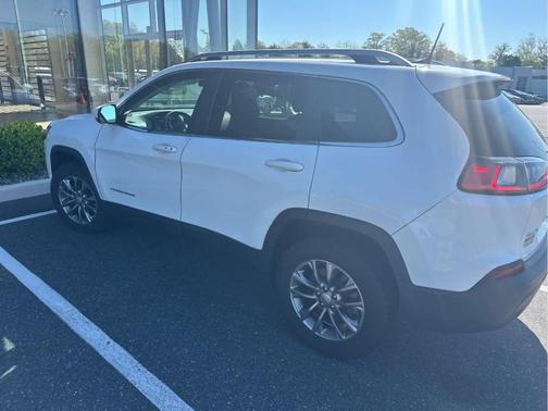 Bright White Clearcoat 2019 Jeep Cherokee Latitude Plus