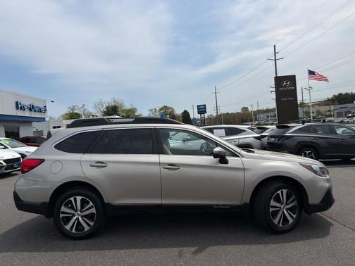 Tungsten Metallic 2018 Subaru Outback 3.6R Limited