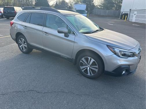 Tungsten Metallic 2018 Subaru Outback 3.6R Limited