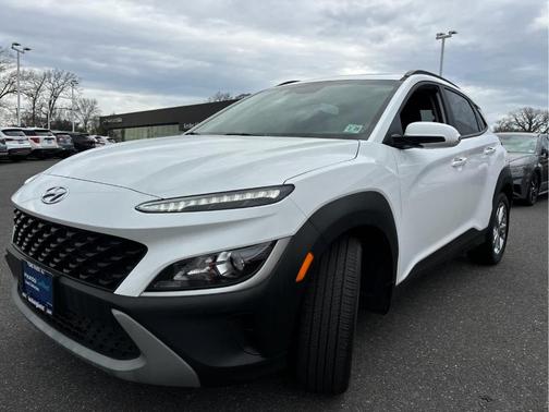 Lunar White 2023 Hyundai KONA SEL