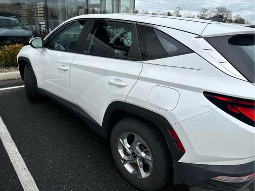 2023 Hyundai TUCSON SE