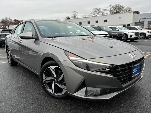 2023 Hyundai ELANTRA Limited