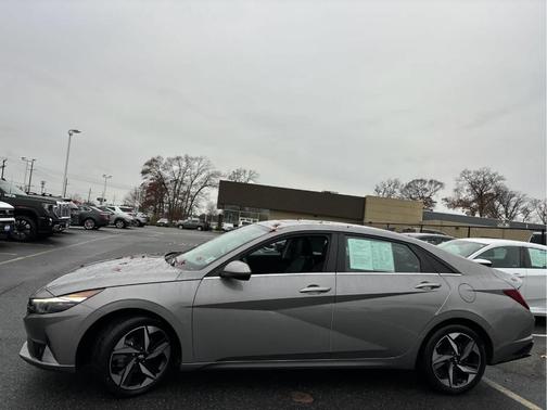 2023 Hyundai ELANTRA Limited