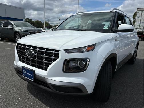 2023 Hyundai VENUE SEL