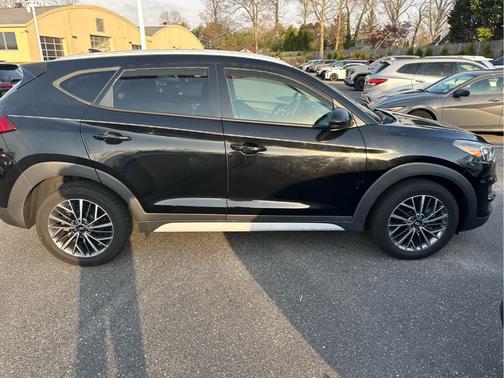 Black Noir Pearl 2020 Hyundai TUCSON SEL