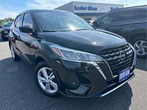 Super Black 2025 Nissan Kicks S