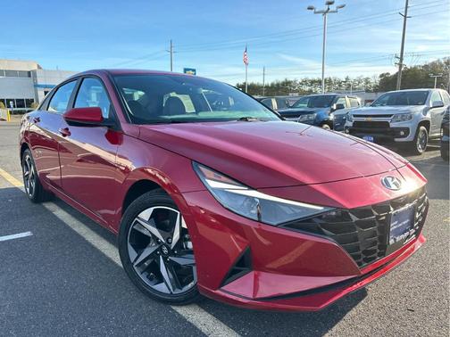 2023 Hyundai ELANTRA SEL