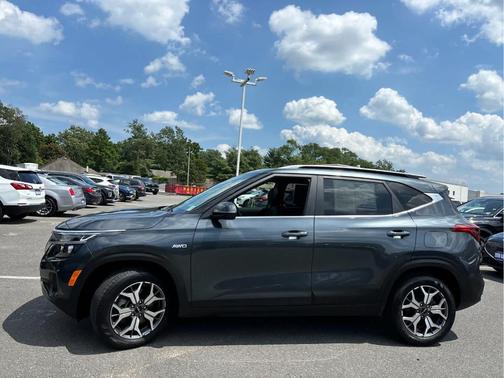 2023 Kia Seltos EX