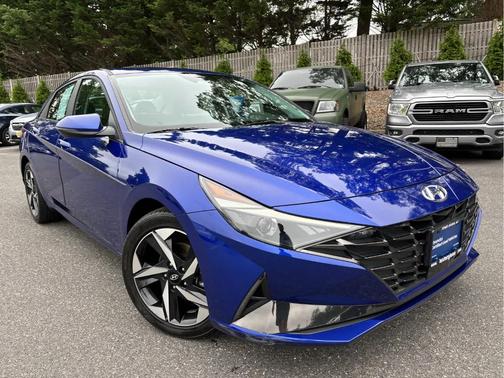 2022 Hyundai ELANTRA SEL