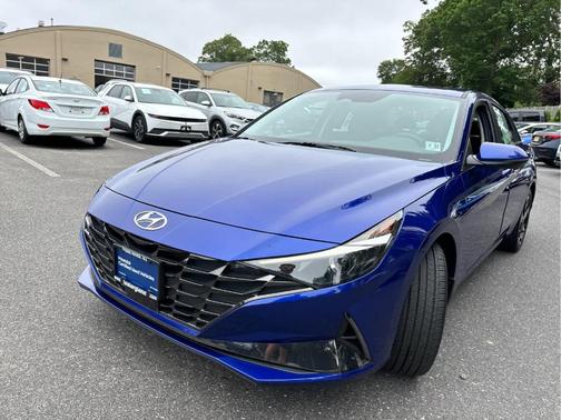 2022 Hyundai ELANTRA SEL