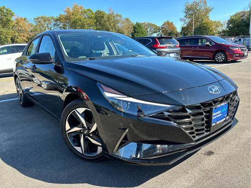 2023 Hyundai ELANTRA Limited