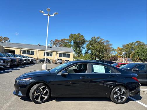 2023 Hyundai ELANTRA Limited