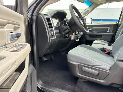 2018 RAM 1500 SLT