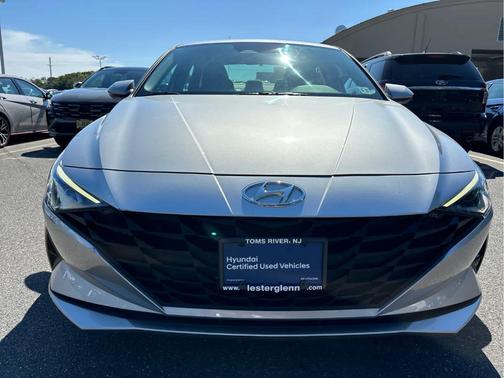 2022 Hyundai ELANTRA SEL