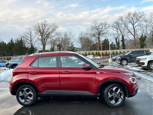 2024 Hyundai VENUE Limited