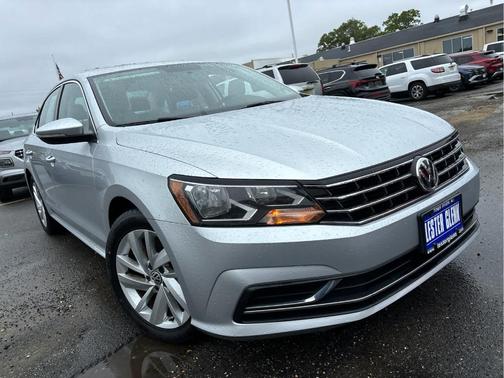 2018 Volkswagen Passat 2.0T SE